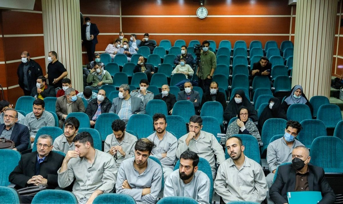 تصاویری از محاکمه متهمان ناآرامی‌های اخیرِ کرج