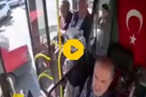 لحظه هولناک سکته راننده اتوبوس در حین رانندگی