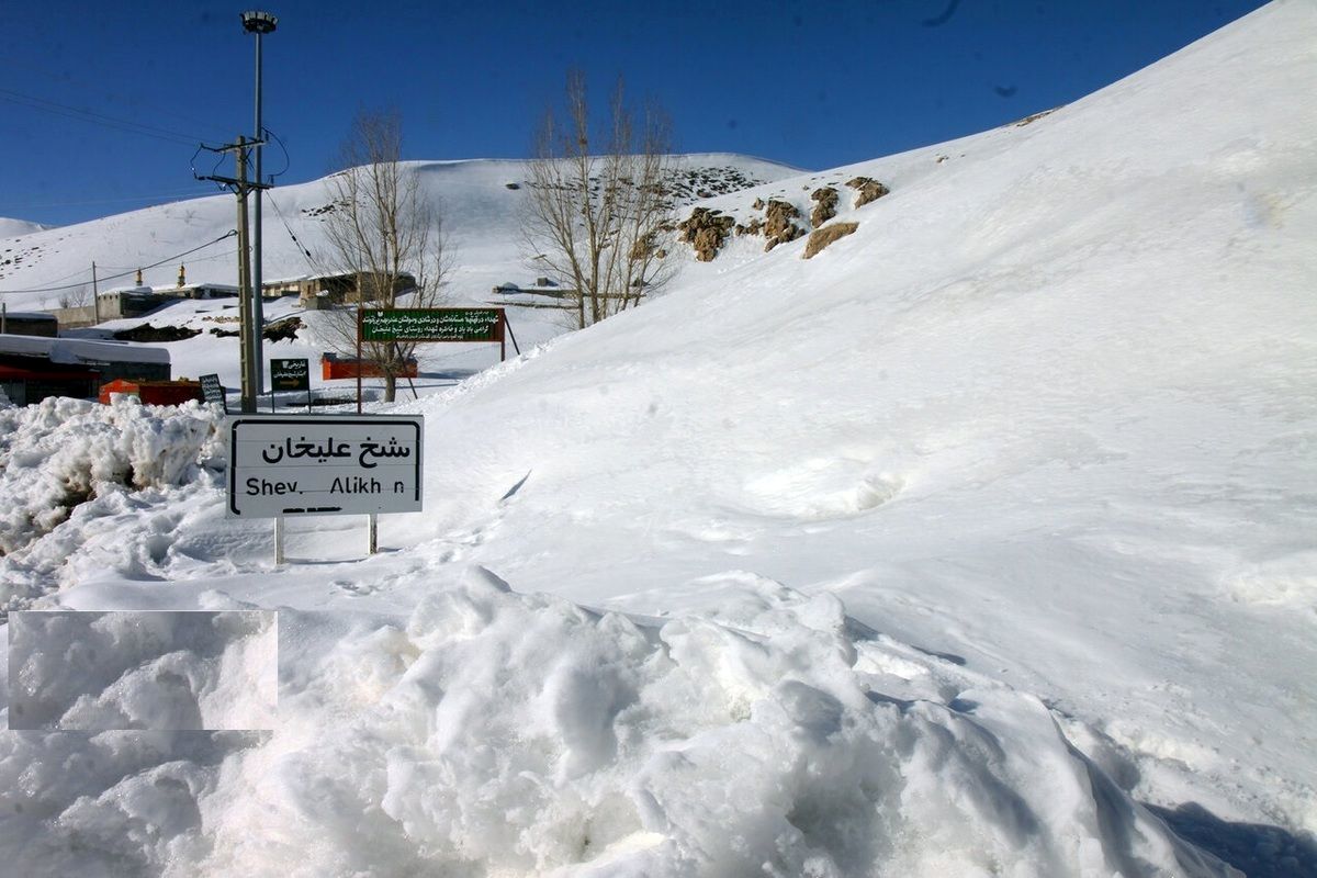 ۲۰۰ روستای کوهرنگ گرفتار برف و کولاک هستند