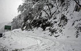 بارش برف در بیست چهارمین روز بهار در طالقان!
