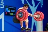 واکنش تند قهرمان وزنه‌برداری جهان به درخواست استقلال