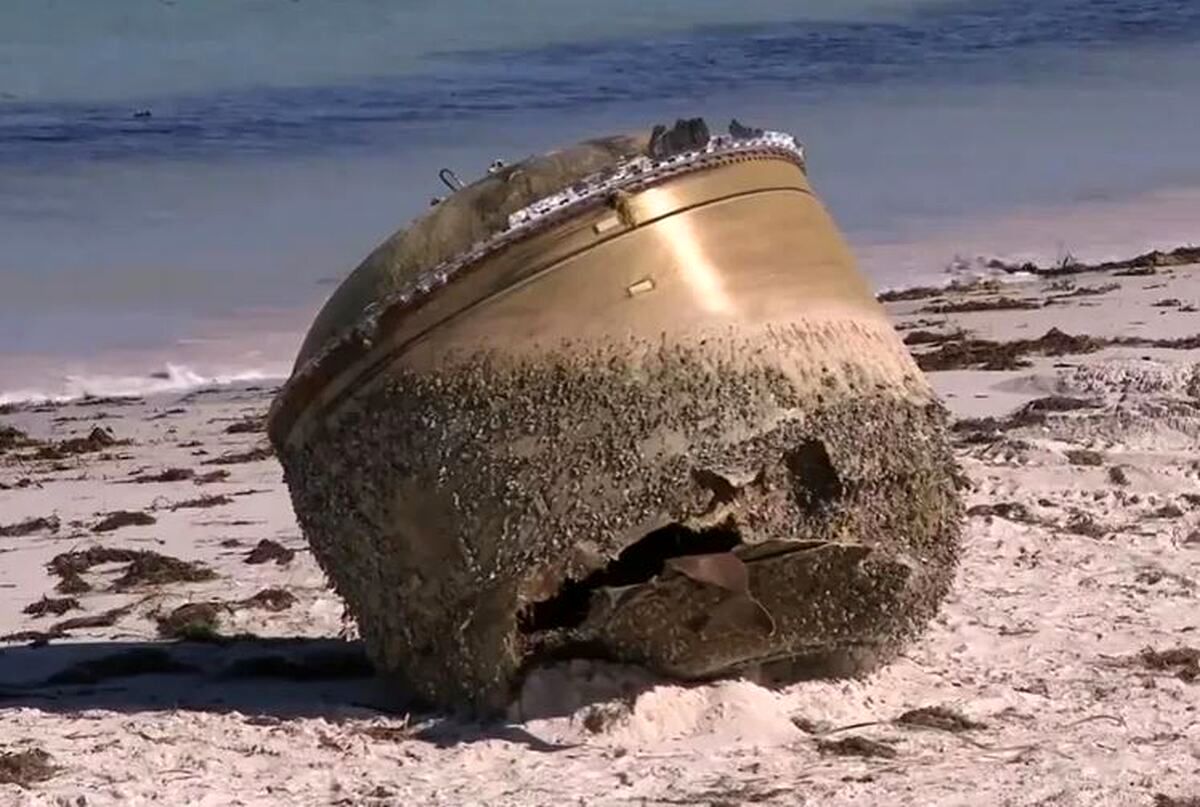 عکسی از یک شیء مرموز کشف شده در ساحل استرالیا