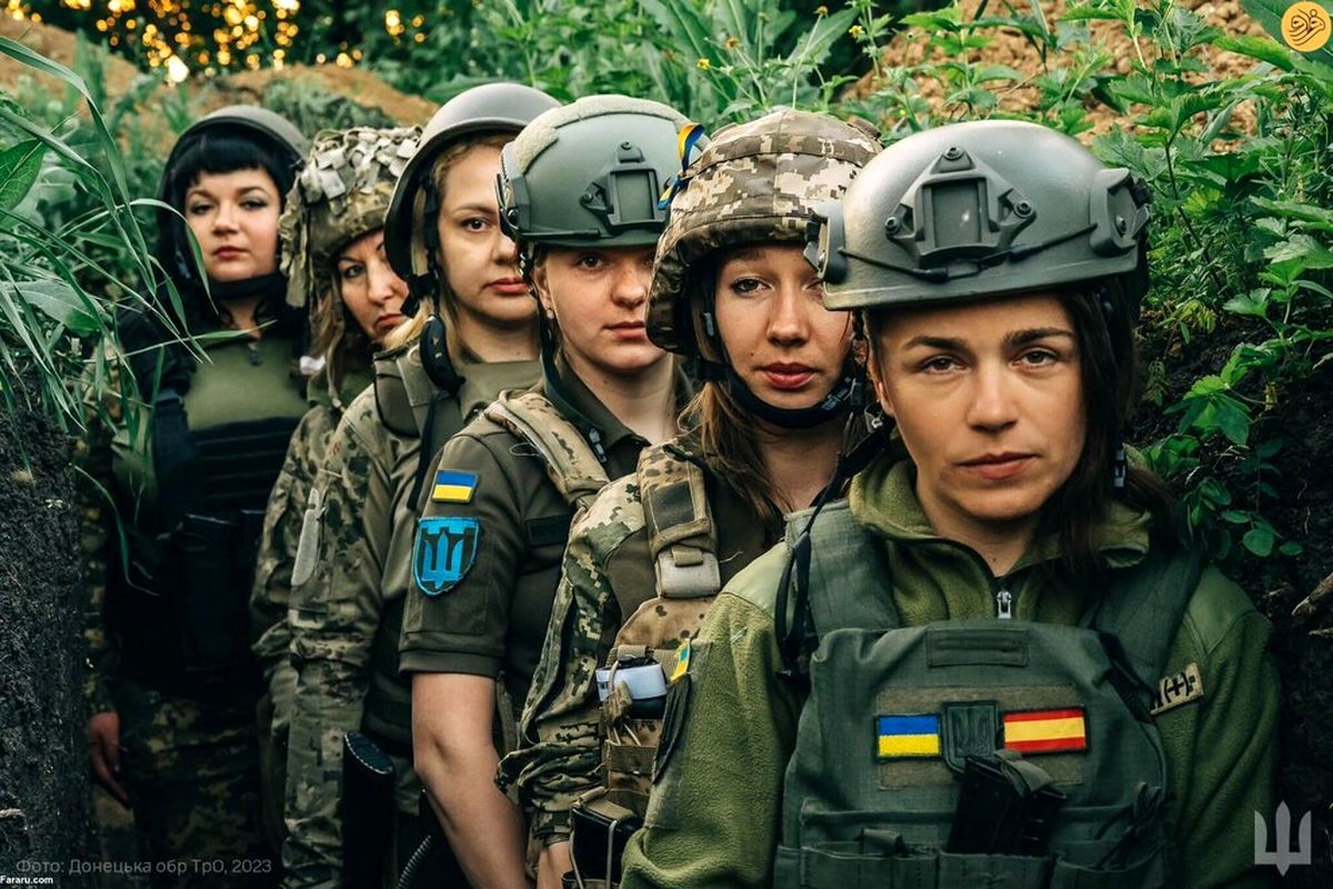 تصاویری از دختران اوکراینی هنگام آموزش نظامی