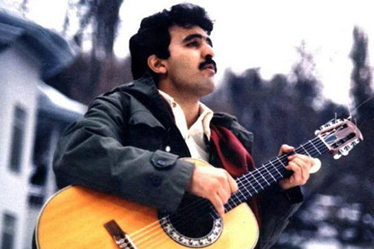 سیاسی‌ترین آهنگ‌های تاریخ موسیقی ایران؛ از داریوش تا تتلو!